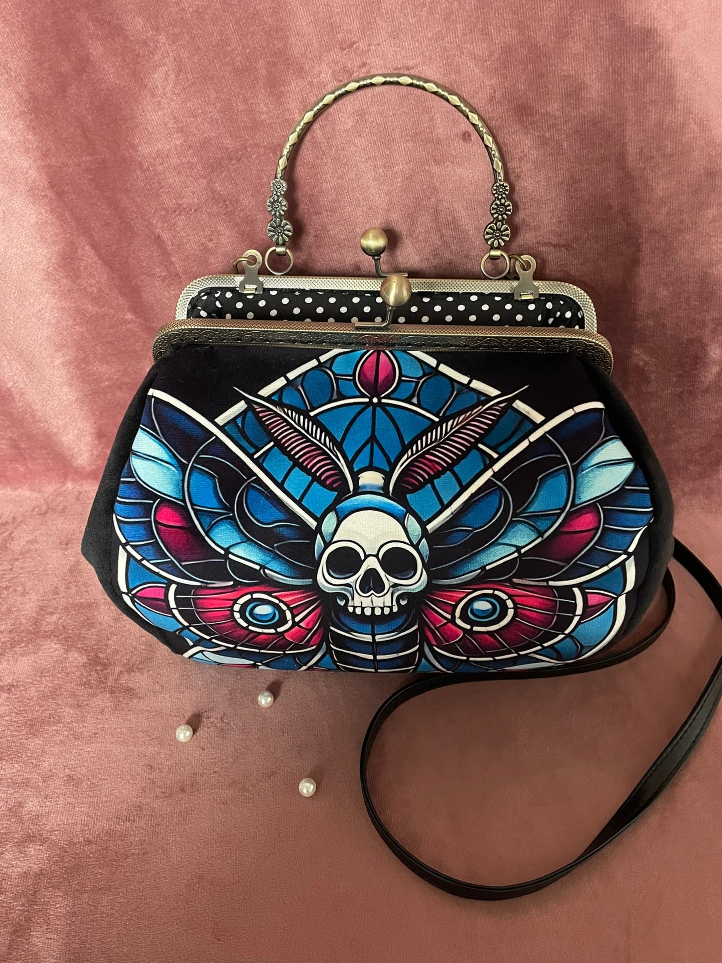 ac Vintage Papillon Crâne – Accessoire Fantaisie & Elégance Sombre