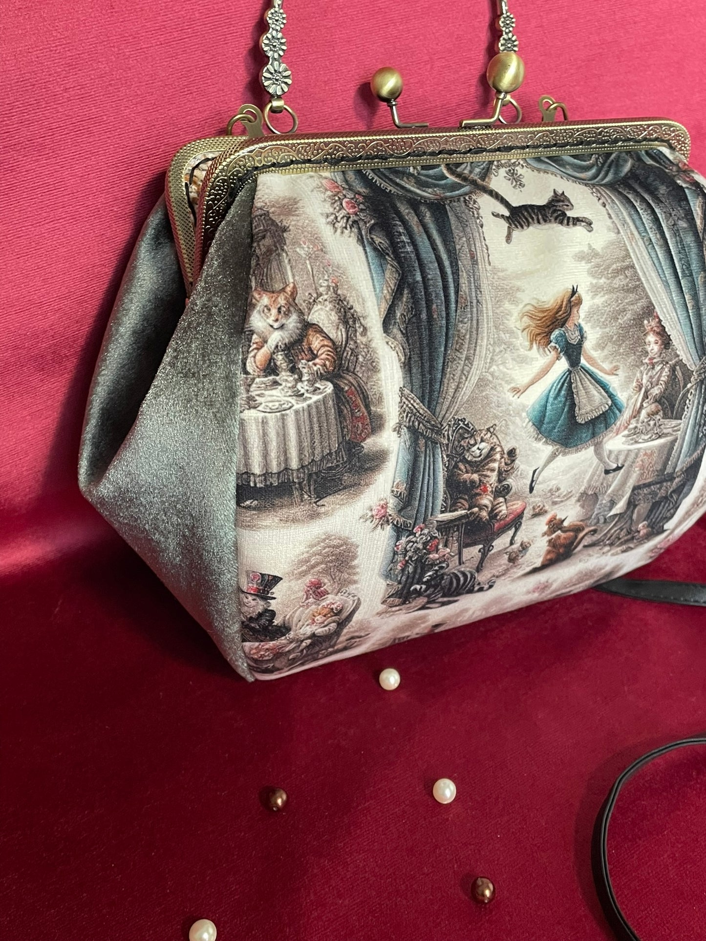 Sac Alice au Pays des Merveilles | Velours & Style Vintage – Le Comptoir de Suzanne
