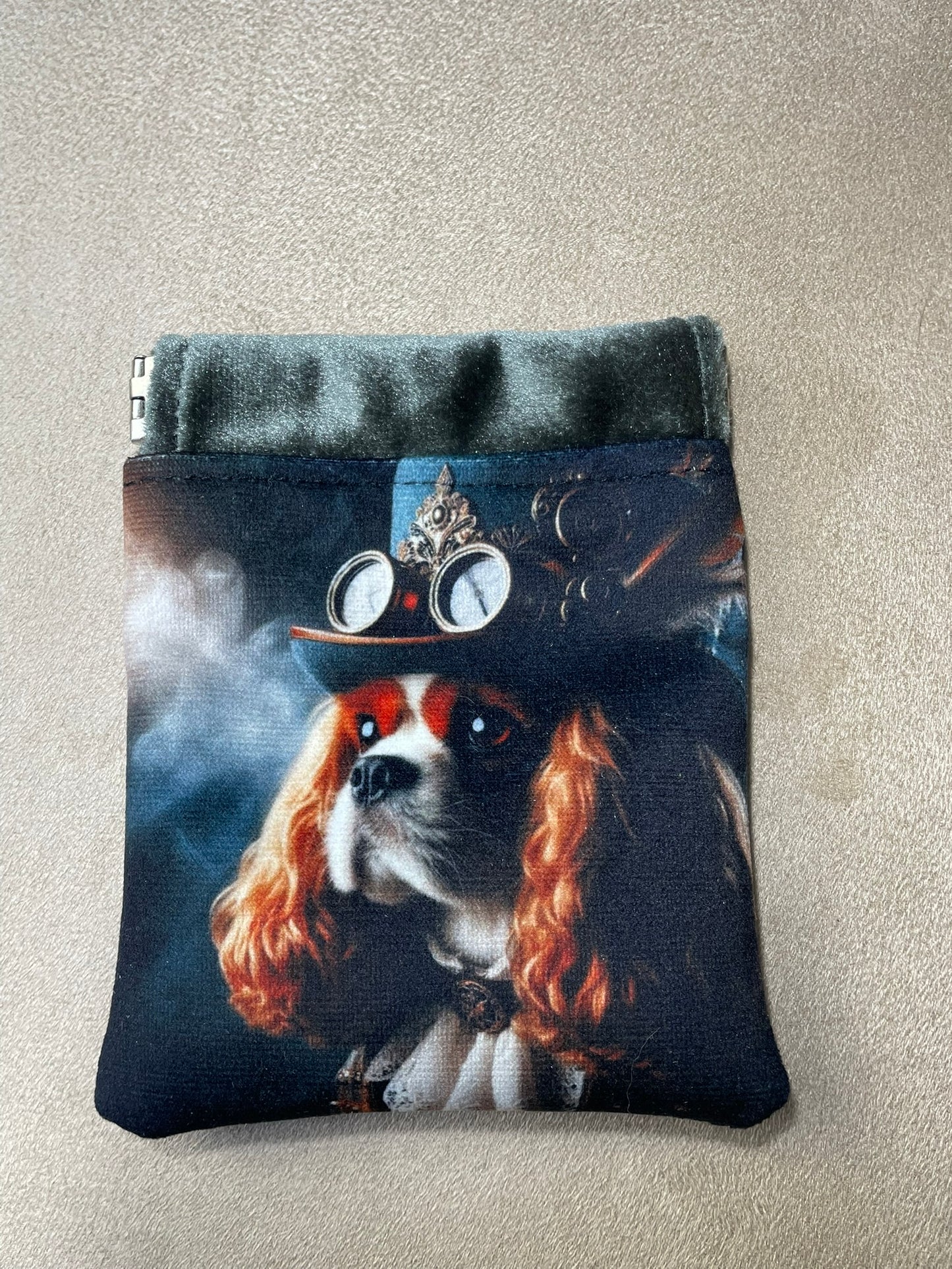 Porte-monnaie clac "Chien Steampunk" – Illustration décalée & velours rétro – Accessoire compact et original