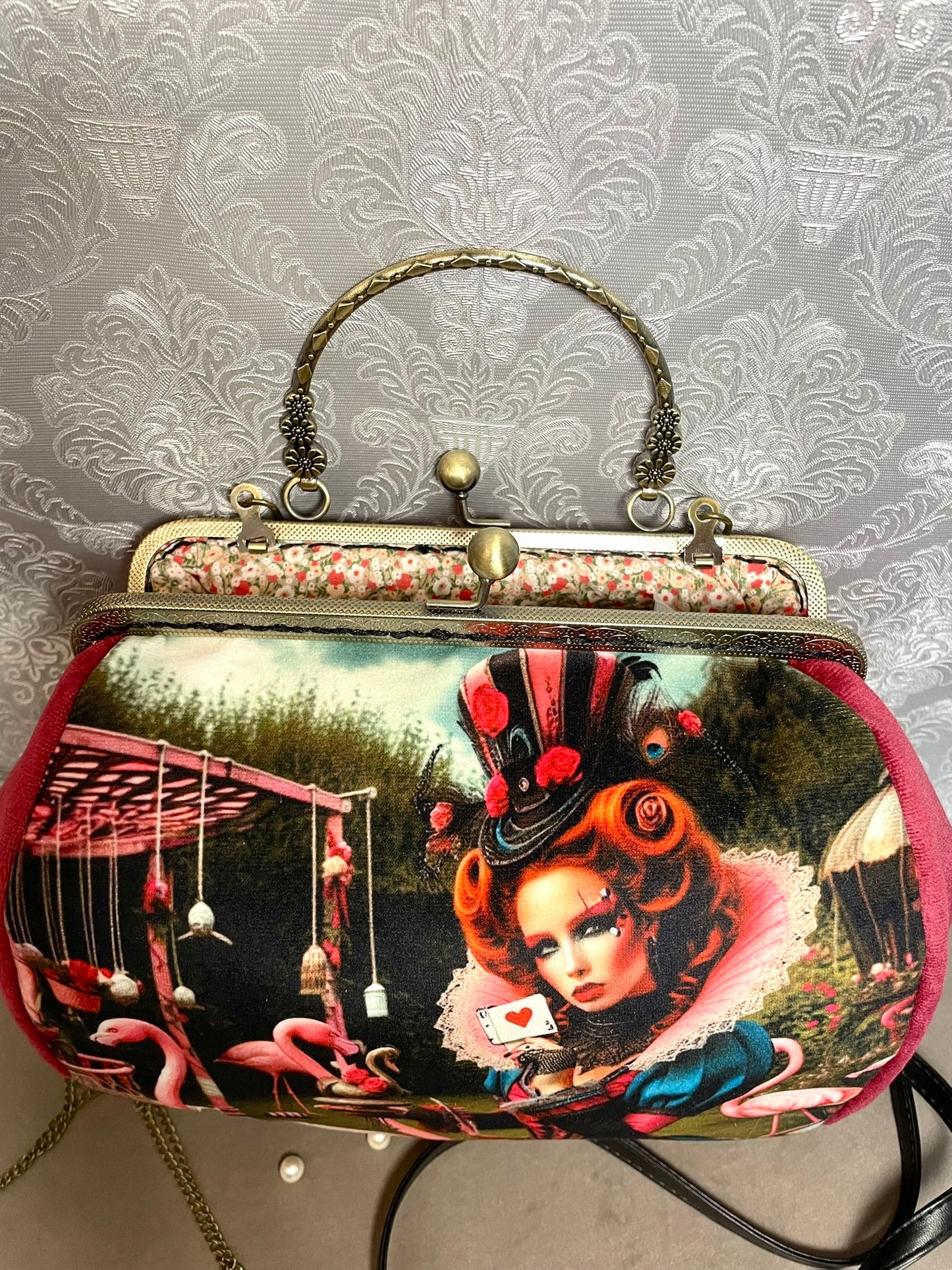 Sac à main Alice au Pays des Merveilles | Style Rétro & Reine de Cœur – Le Comptoir de Suzanne