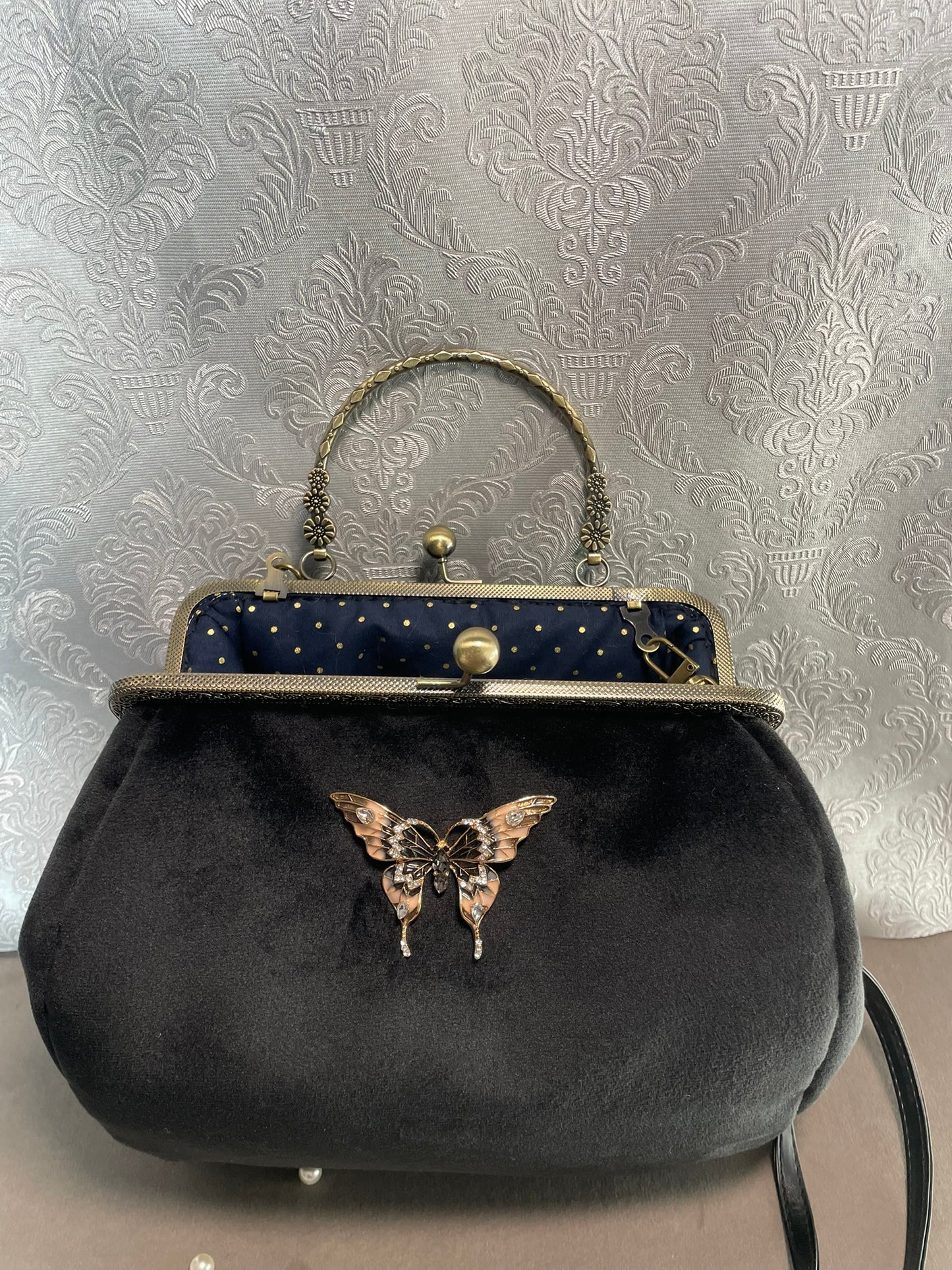🦋 Sac “Papillon Noir Majesté” – Élégance vintage & mystère