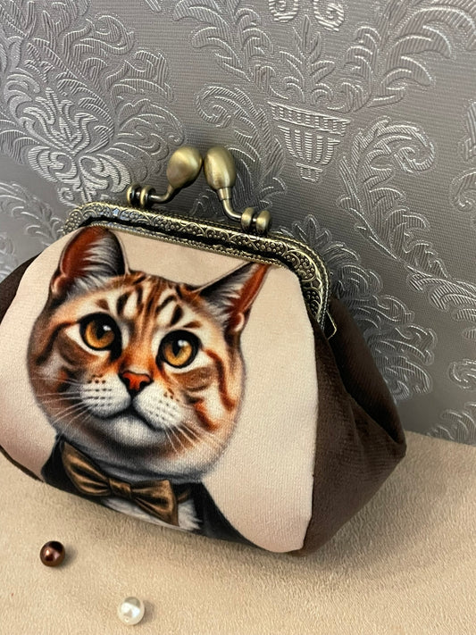 Porte-monnaie en velours avec Chat Gentleman – Accessoire rétro chic & irrésistible