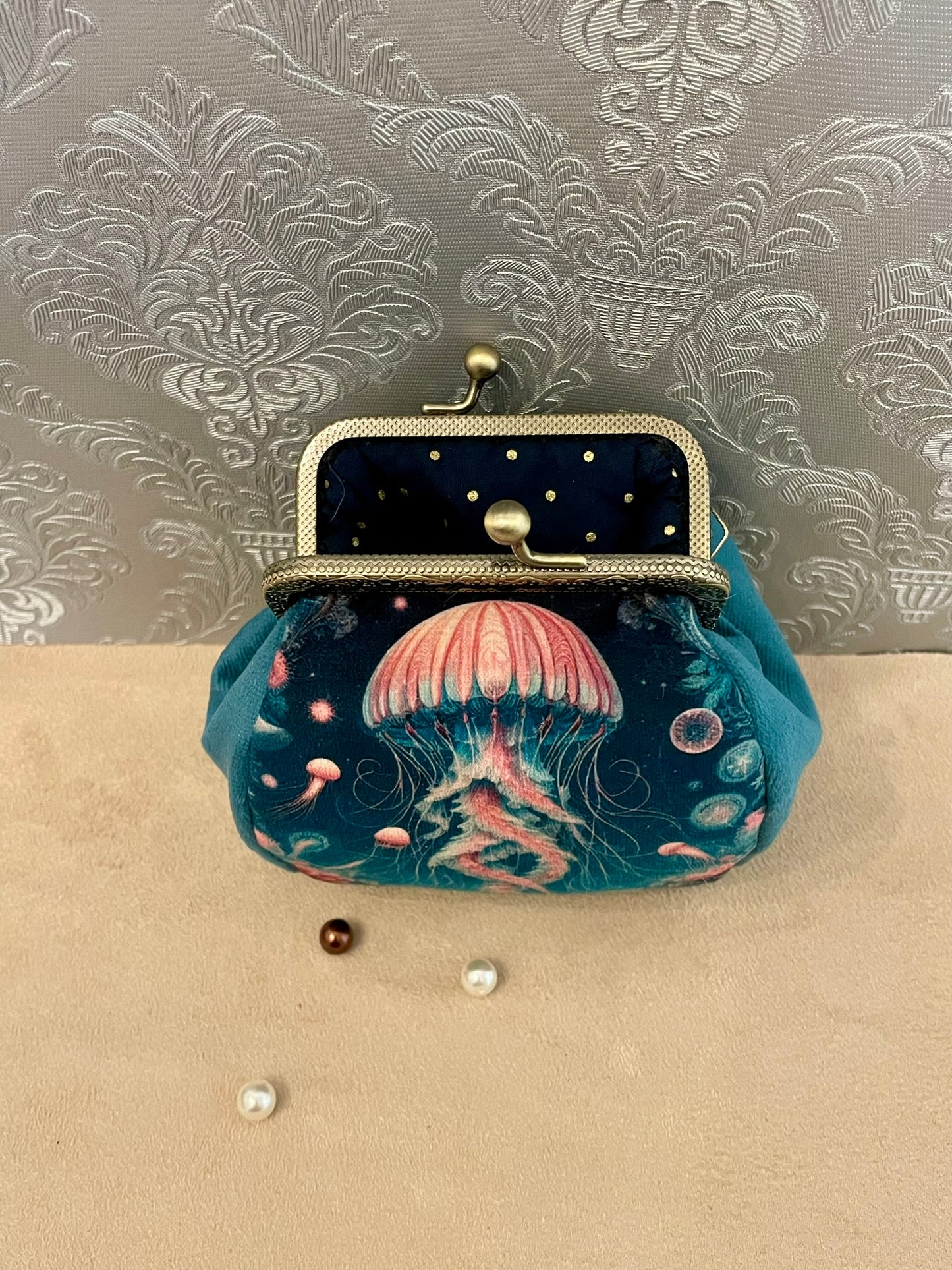 Porte-monnaie “Méduse Abysse” – Accessoire marin en velours
