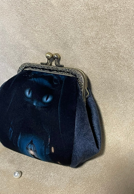 Porte-monnaie “Regard de Minuit” – Accessoire vintage fait main - Chat noir & univers mystérieux