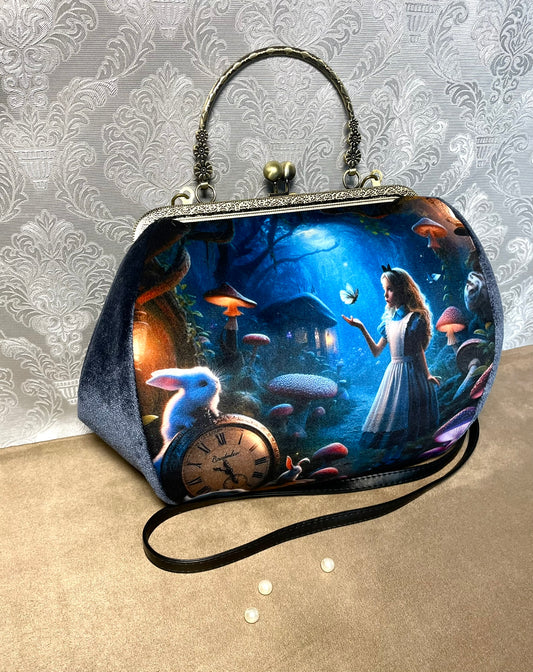 Sac à main « Forêt d’Alice » – Velours Illustré & Style Vintage Enchanté