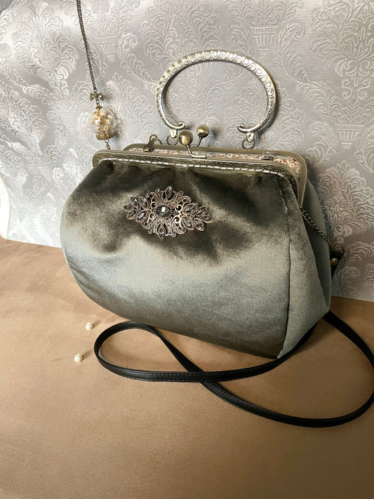 Sac « Gris Opaline » – Élégance satinée & charme rétro