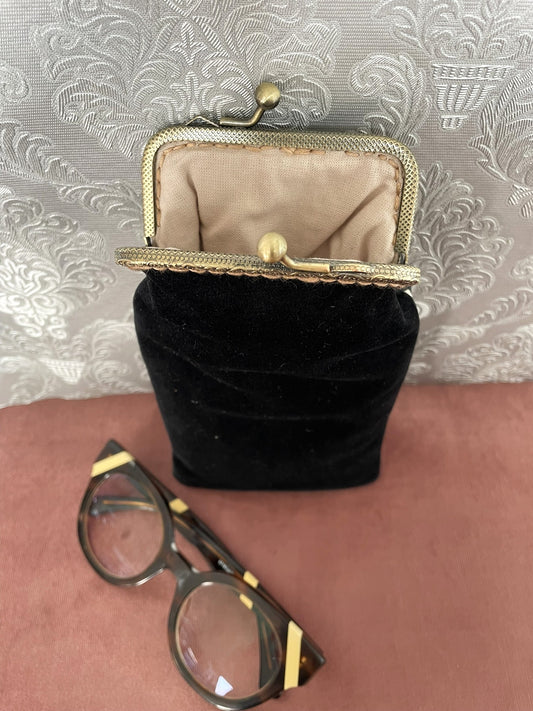Vue du dos en velours noir et doublure coton beige écru étui lunettes Le Comptoir de Suzanne