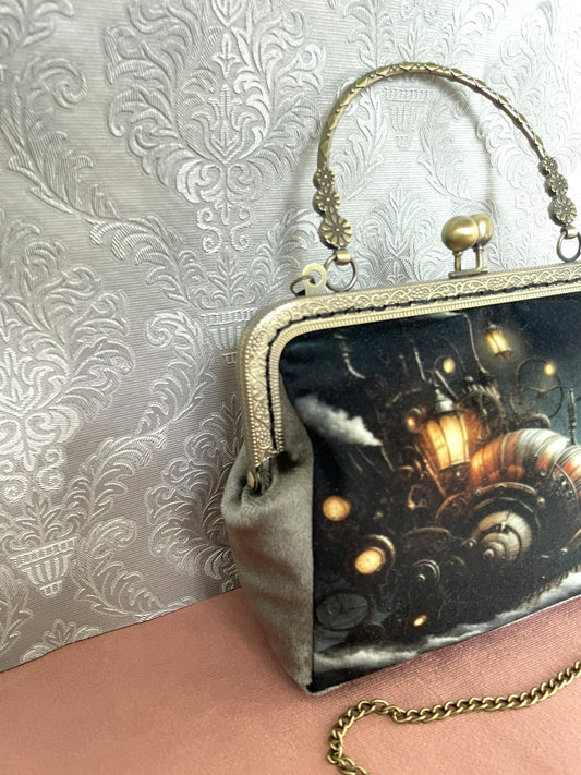 Vue de profil pochette retro velours vert de gris Le Comptoir de Suzanne