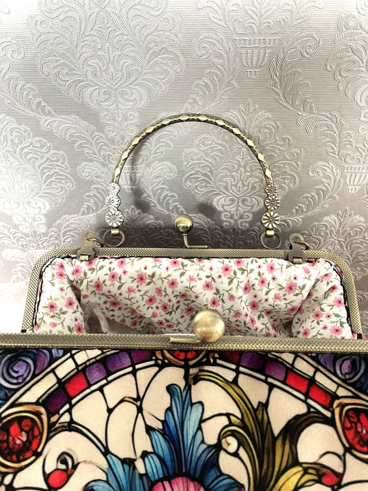 Intérieur sac rétro doublure fleurie et armature bronze vieilli ciselée