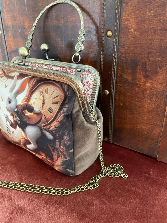 Intérieur du sac Alice avec doublure fleurie rouge