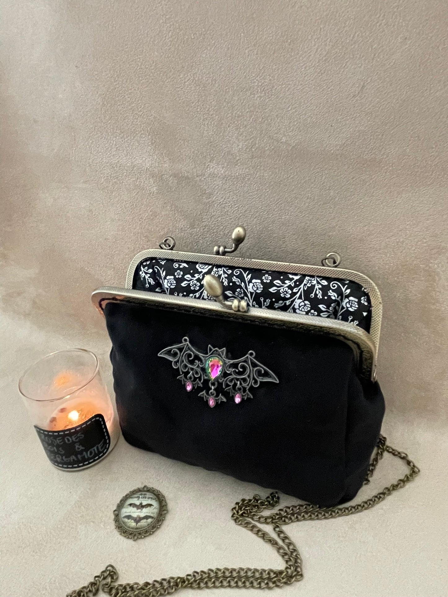 Clutch/pochette chauve souris en velours noir