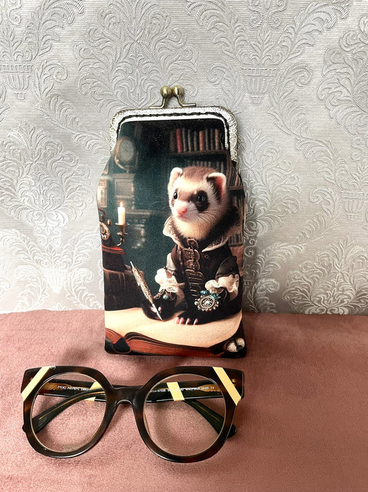 Étui à Lunettes Rétro Le Furet Écrivain – Velours Noir & Fermoir Couleur Bronze