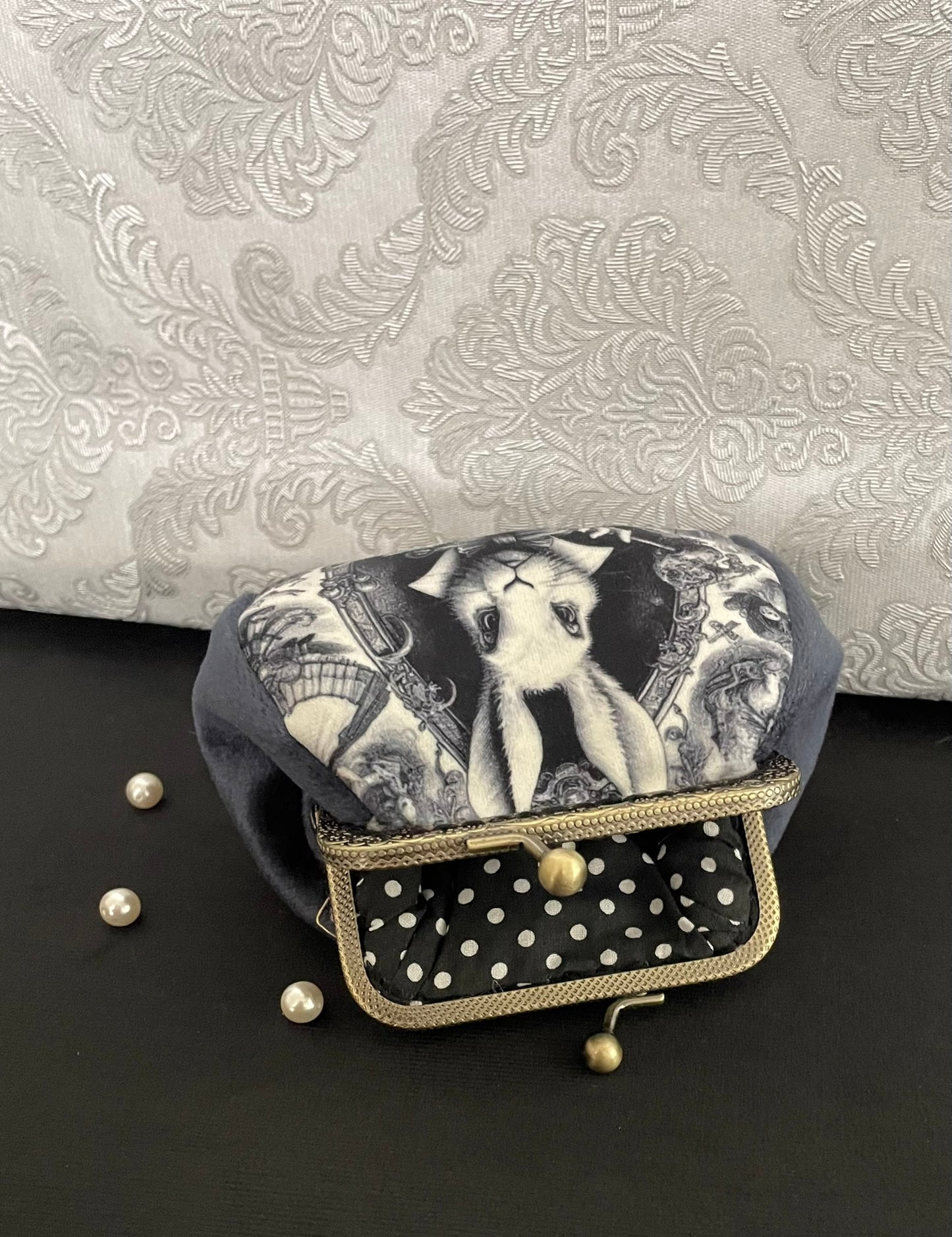 Porte-Monnaie Lapin Blanc – Alice au Pays des Merveilles – Style Fantastique & Rétro