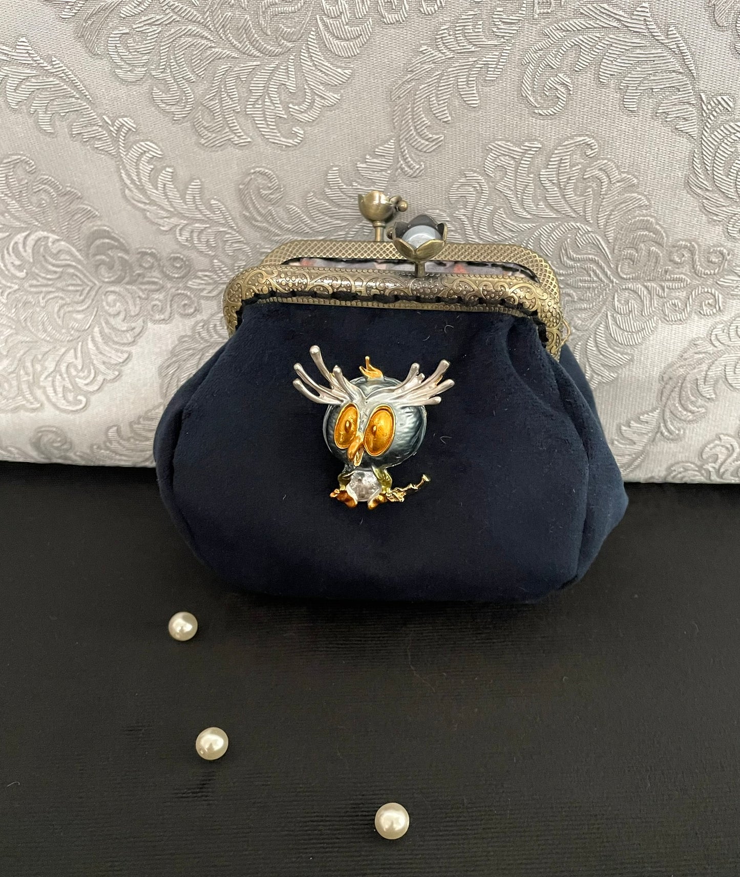 Porte-Monnaie Chouette Bijou – Velours Bleu – Fermoir esprit Vintage Bronze – Accessoire Élégant & Fantastique