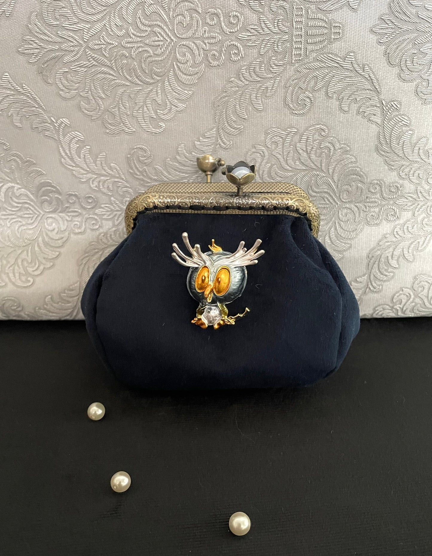 Porte-Monnaie Chouette Bijou – Velours Bleu – Fermoir esprit Vintage Bronze – Accessoire Élégant & Fantastique