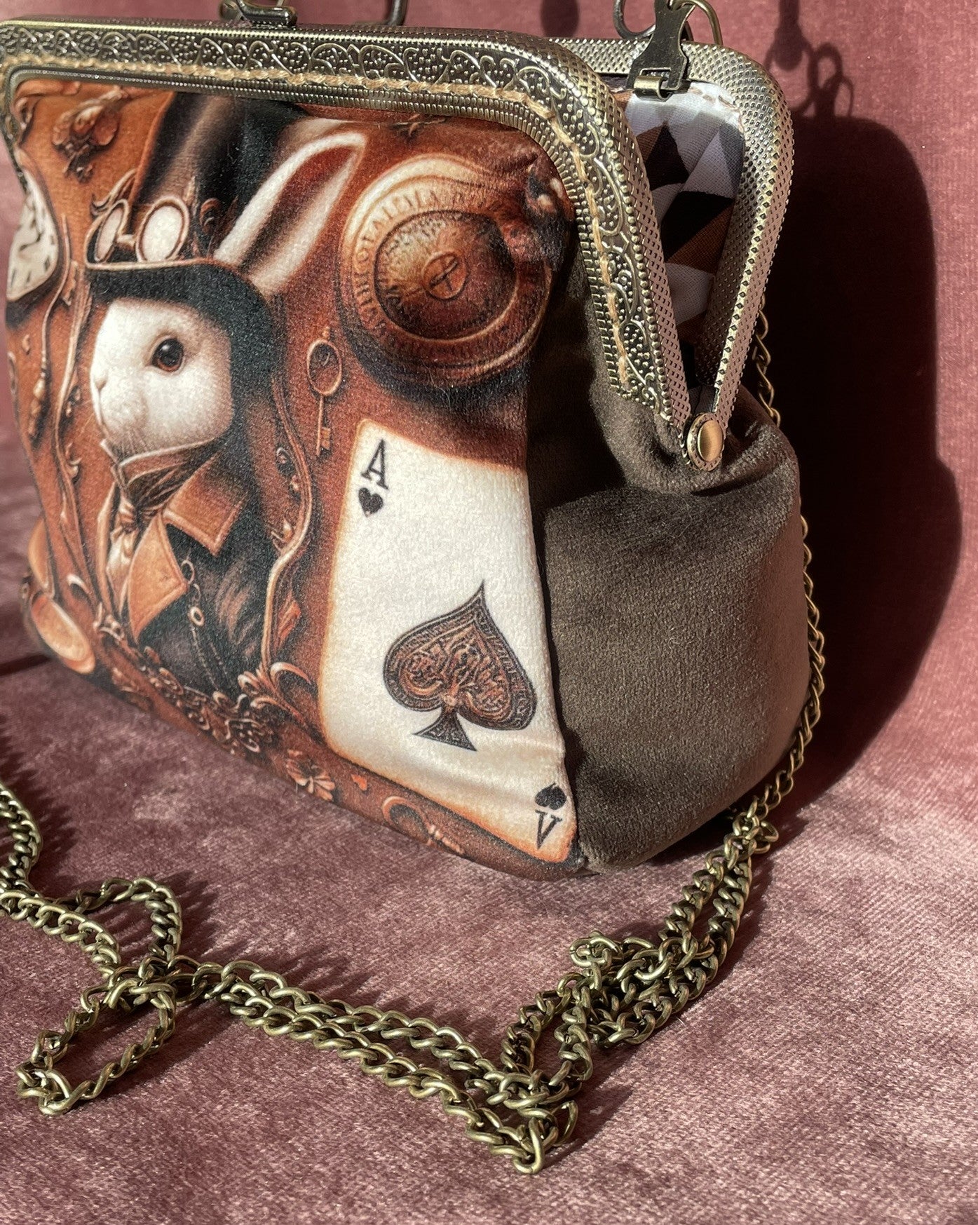 Clutch "Lapin du Temps" Steampunk – Élégance Vintage & Fantaisie Victorienne
