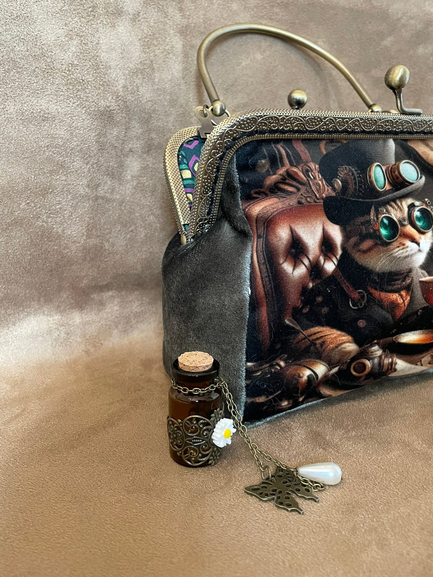 Sac Steampunk "Chat du Temps" – Clutch Vintage à l’Esprit Victorien