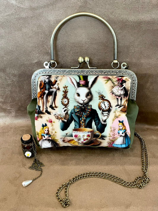 Clutch "Lapin du Temps" – Sac Steampunk Vintage inspiré d’Alice au Pays des Merveilles