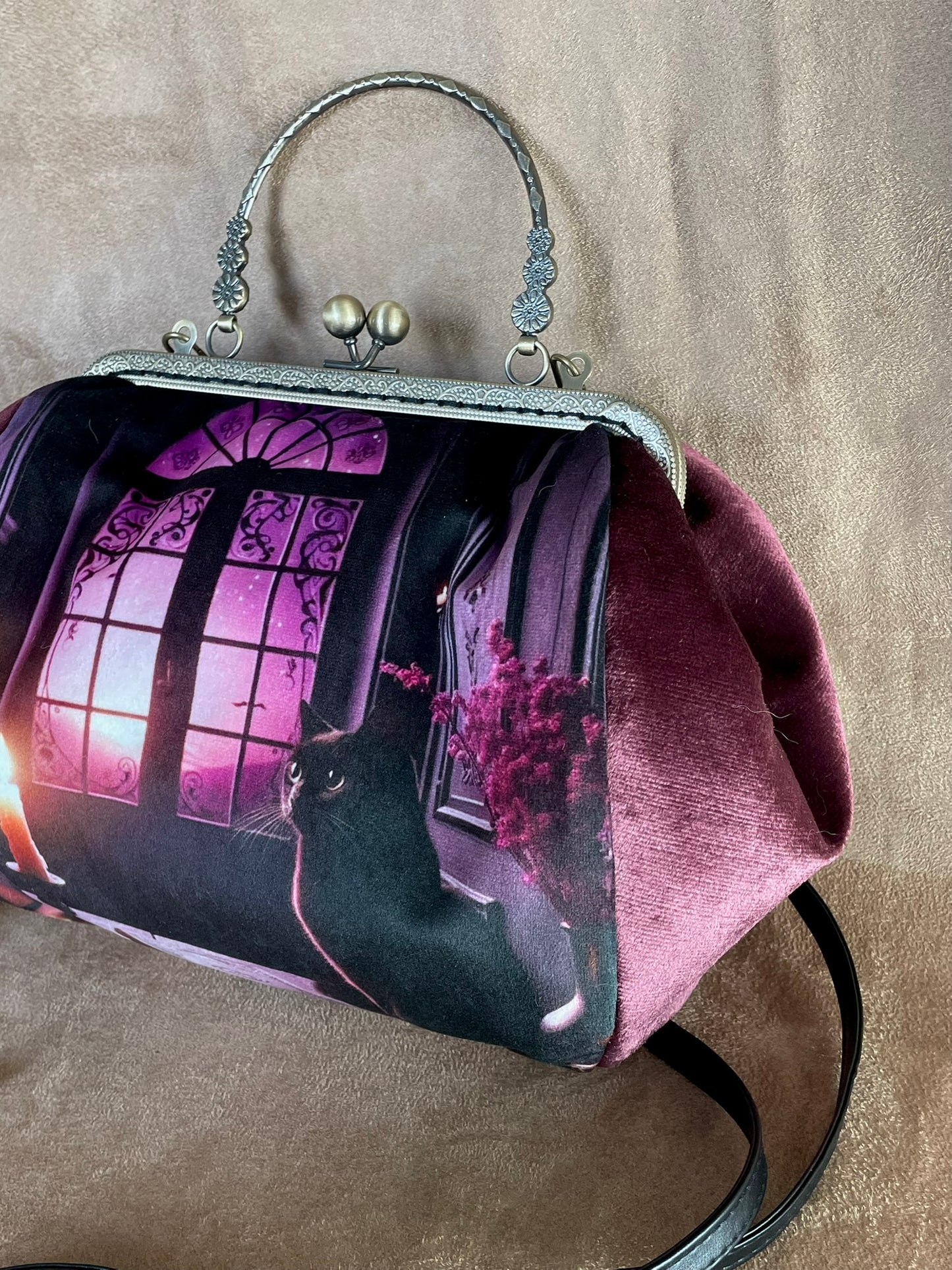 Sac « Le Chat du Manoir Étoilé » – Mystère Nocturne et Élégance Gothique