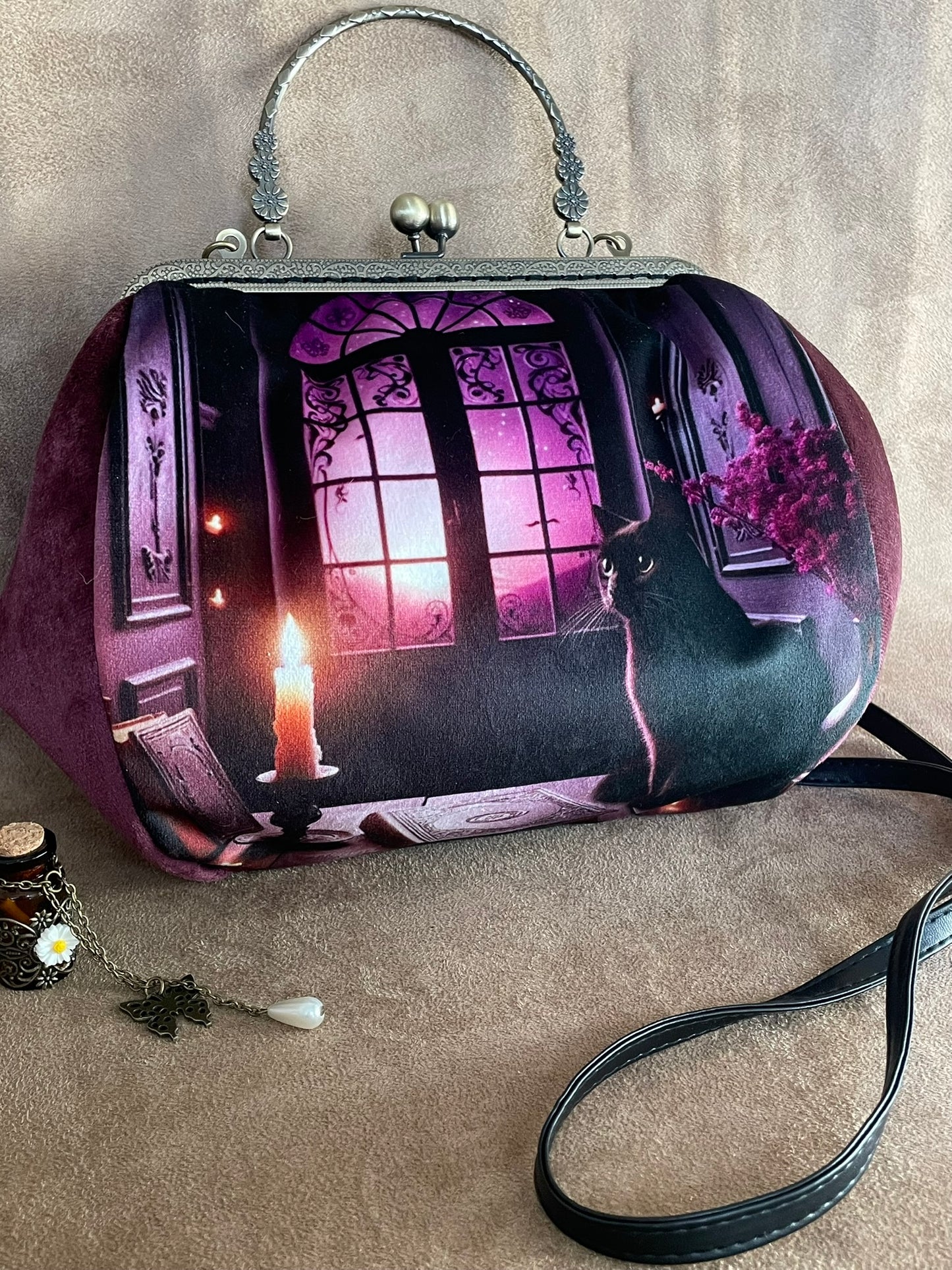 Sac « Le Chat du Manoir Étoilé » – Mystère Nocturne et Élégance Gothique