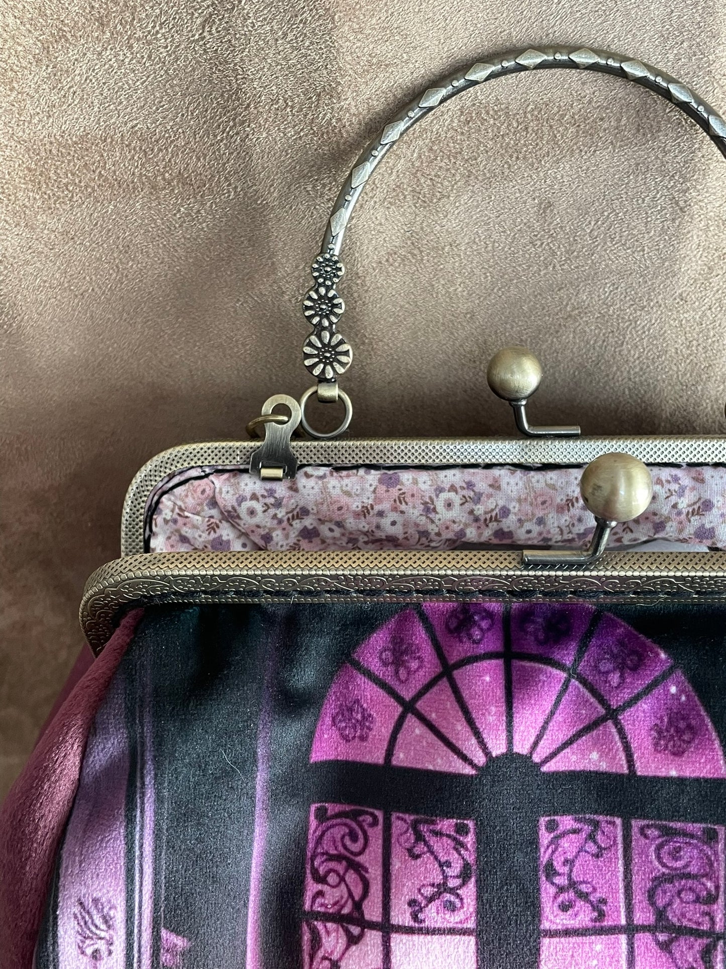 Sac « Le Chat du Manoir Étoilé » – Mystère Nocturne et Élégance Gothique