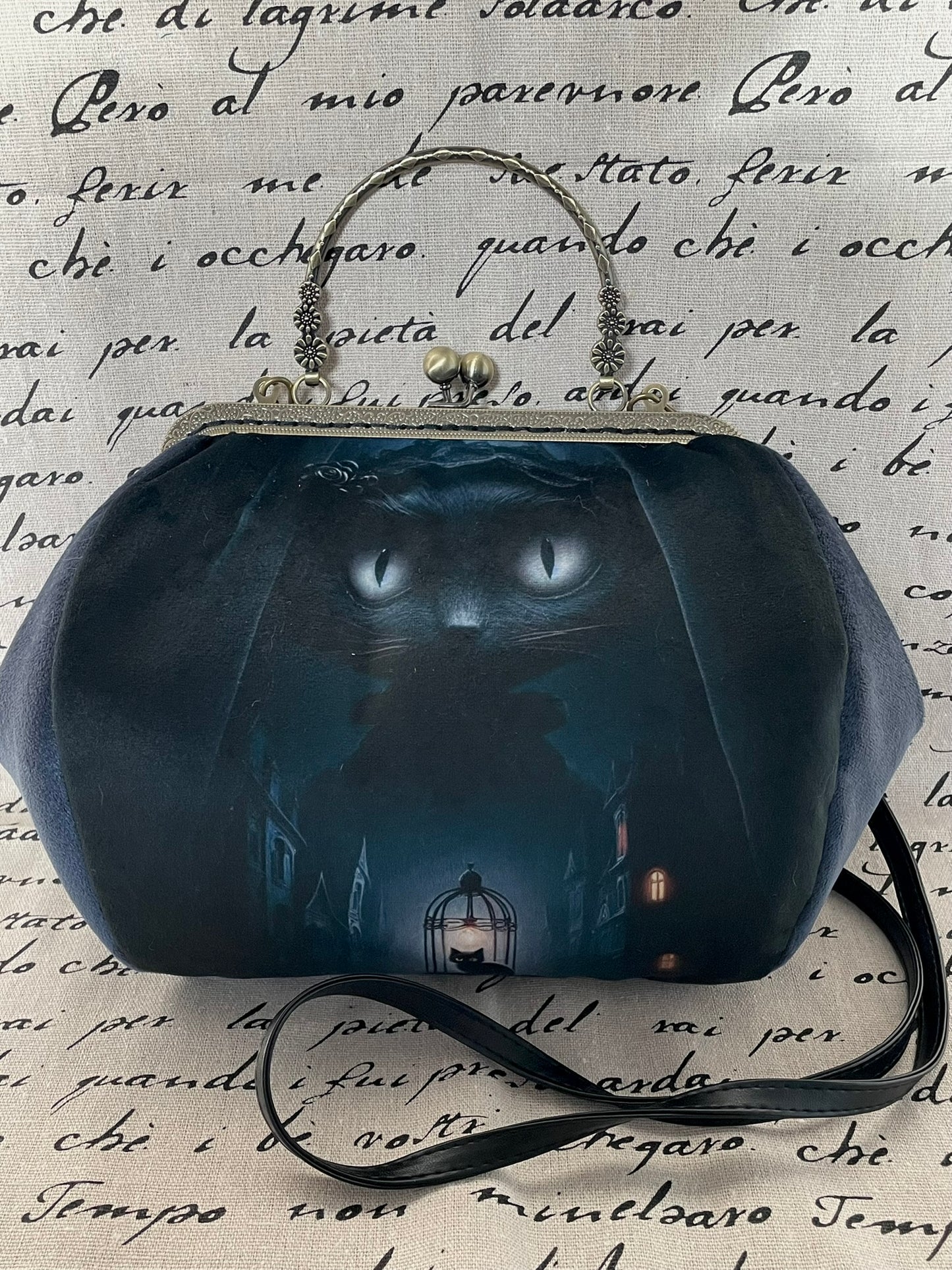 Sac « Le Chat du Manoir de Minuit » – Élégance Gothique & Mystère Nocturne