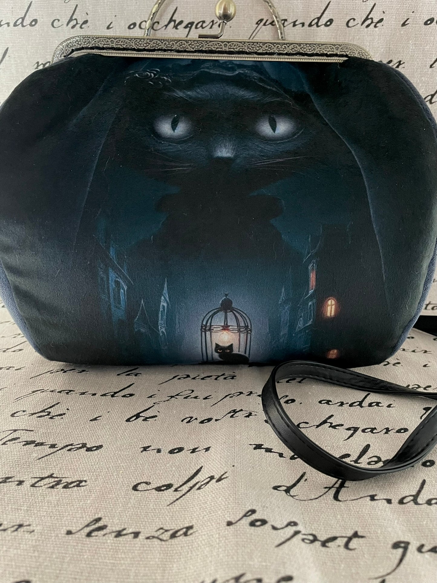 Sac « Le Chat du Manoir de Minuit » – Élégance Gothique & Mystère Nocturne