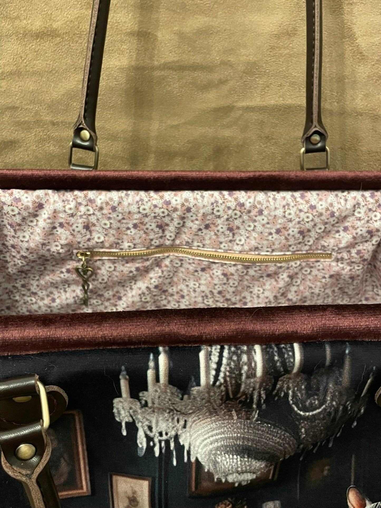 Sac « Salon Baroque et Sphynx » – Élégance Décadente et Esprit Rebelle