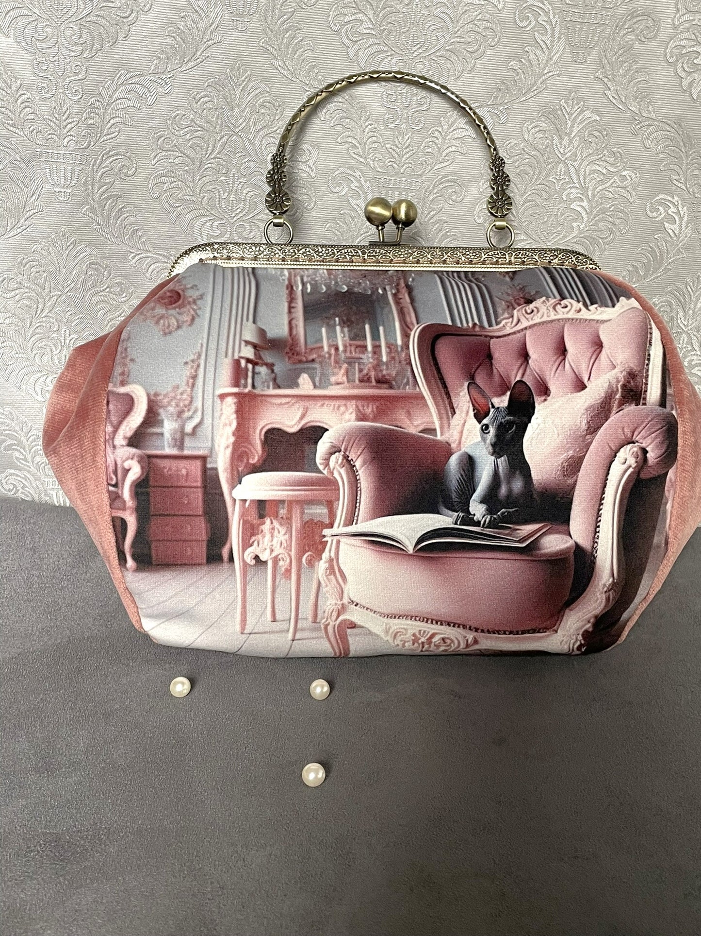 Sac « Chat du Boudoir » – Fantaisie Féline et Élégance Baroque