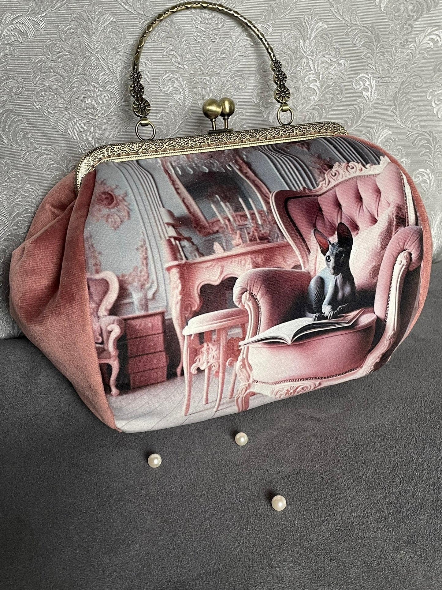 Sac « Chat du Boudoir » – Fantaisie Féline et Élégance Baroque