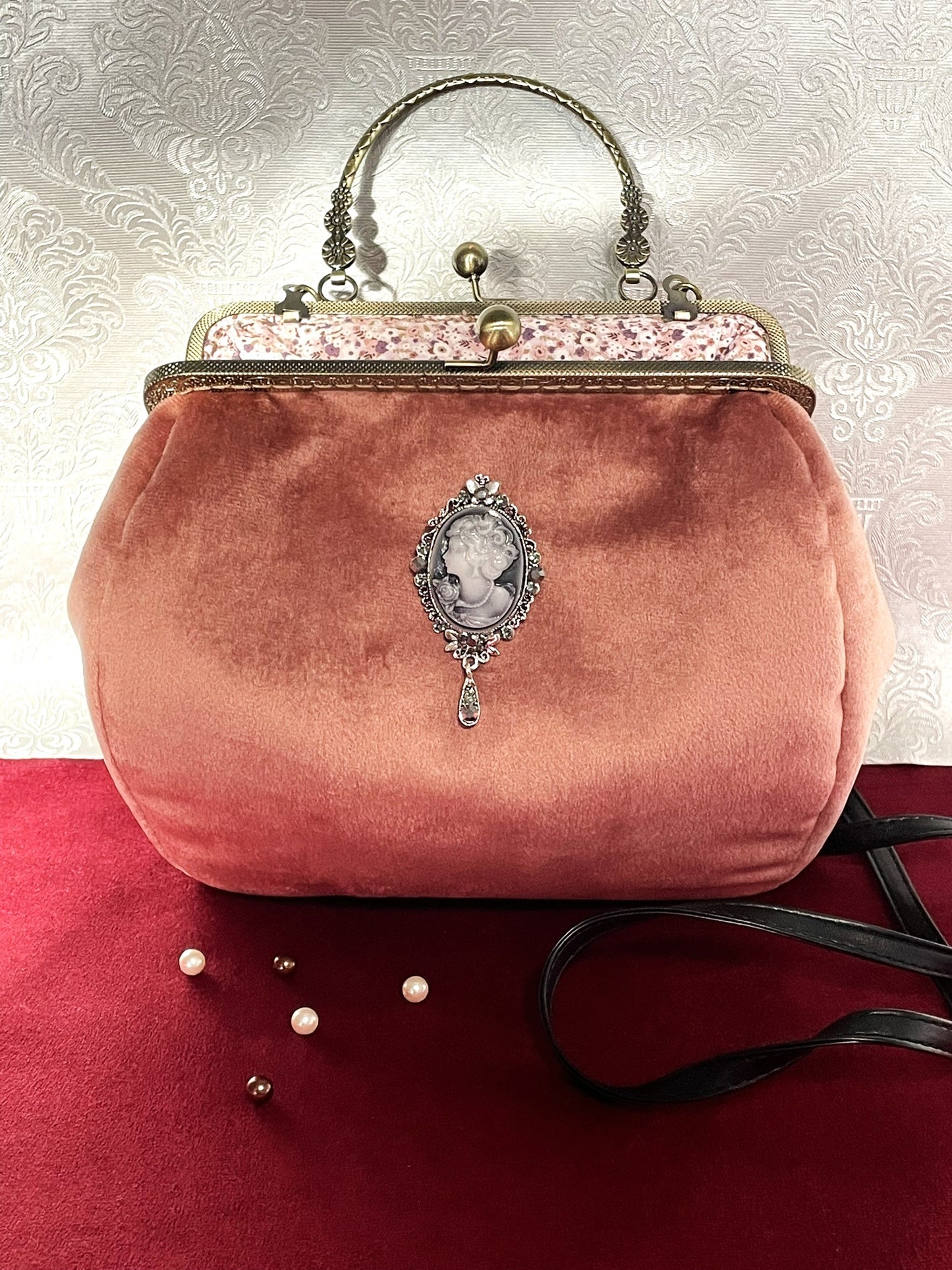 Sac « Camée Rose Élégance » – Élégance Vintage et Charme Romantique