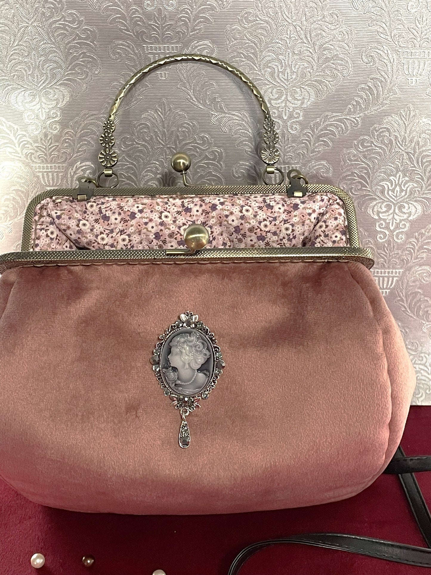 Sac « Camée Rose Élégance » – Élégance Vintage et Charme Romantique