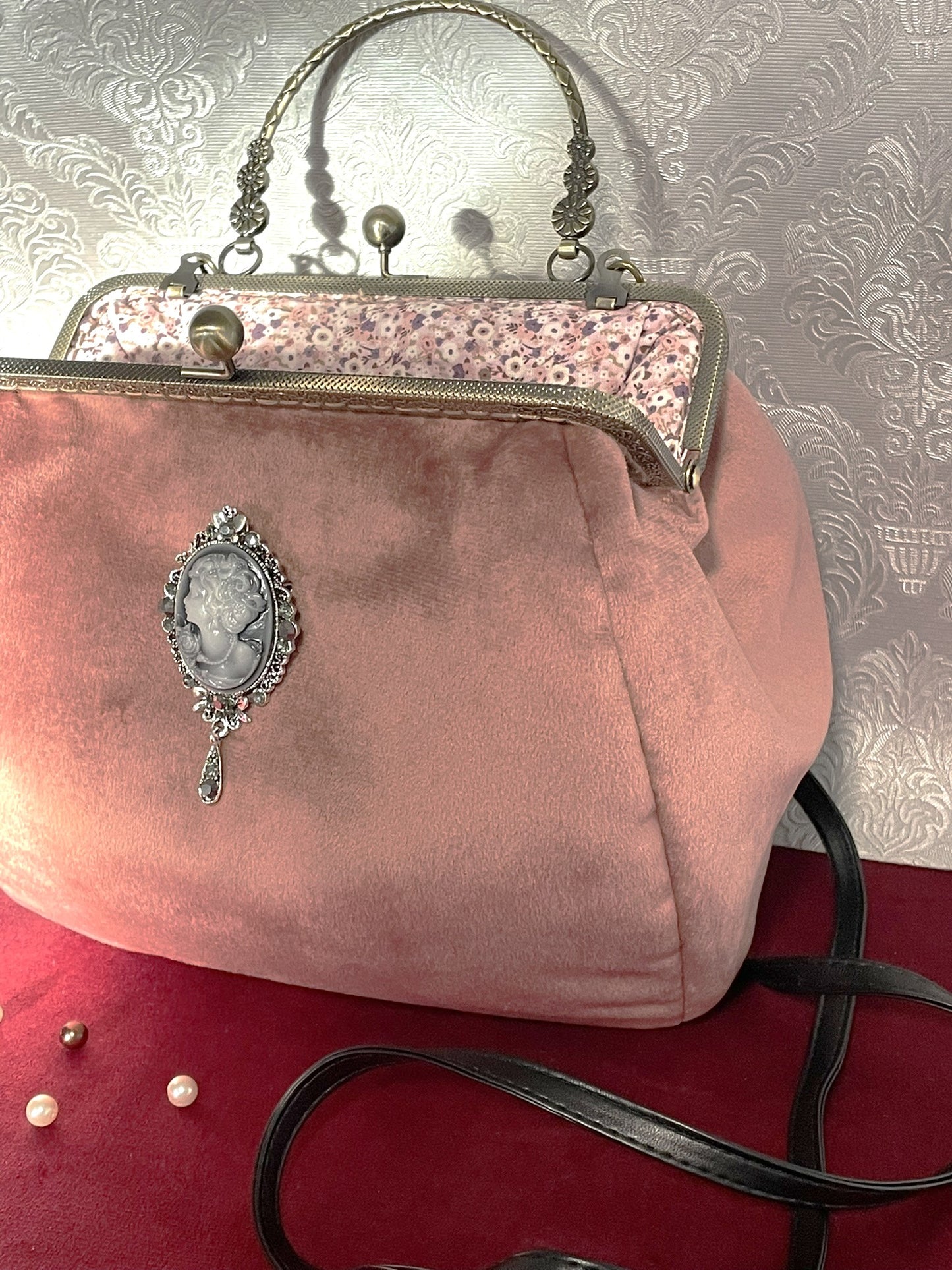 Sac « Camée Rose Élégance » – Élégance Vintage et Charme Romantique