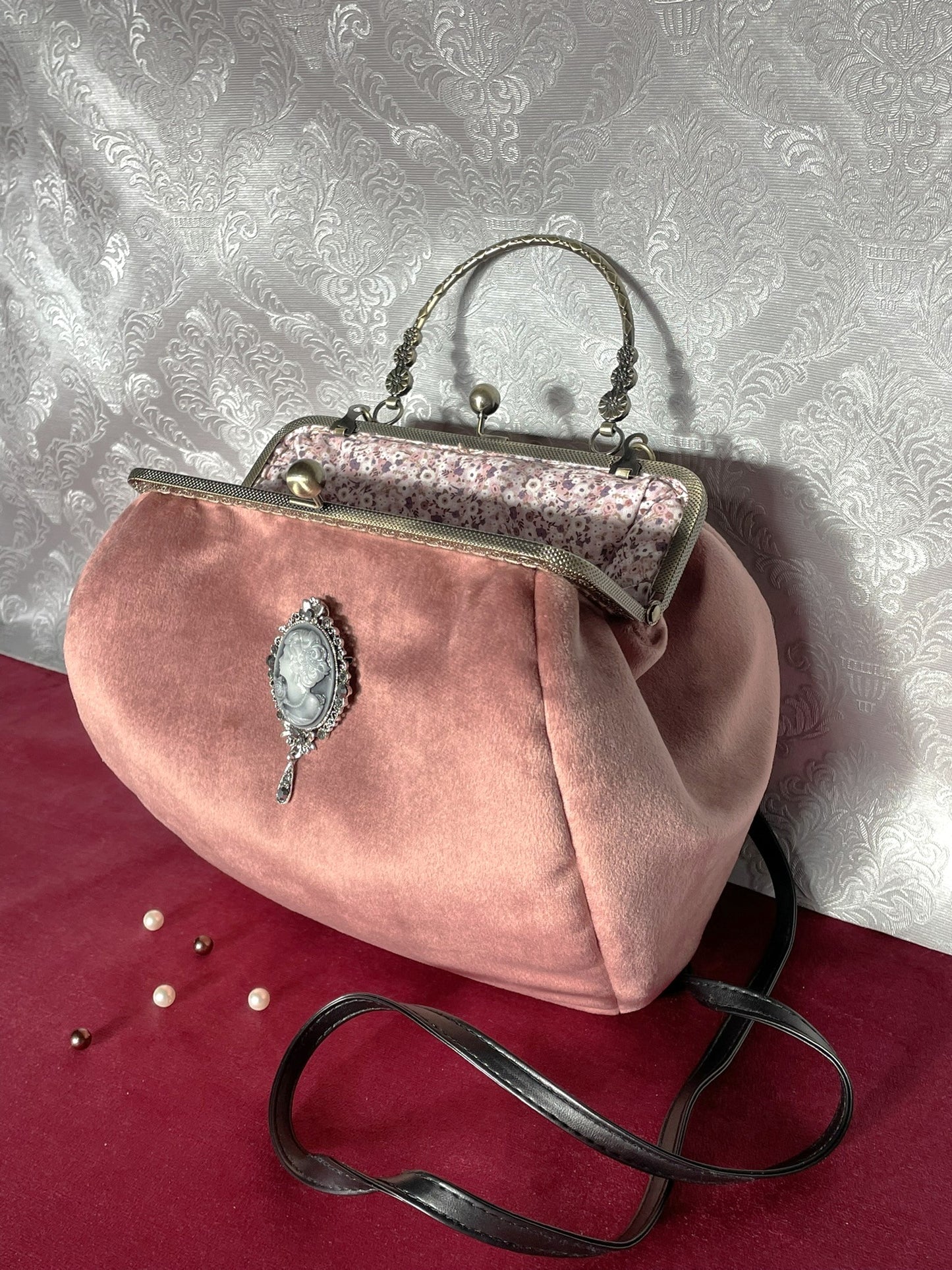 Sac « Camée Rose Élégance » – Élégance Vintage et Charme Romantique