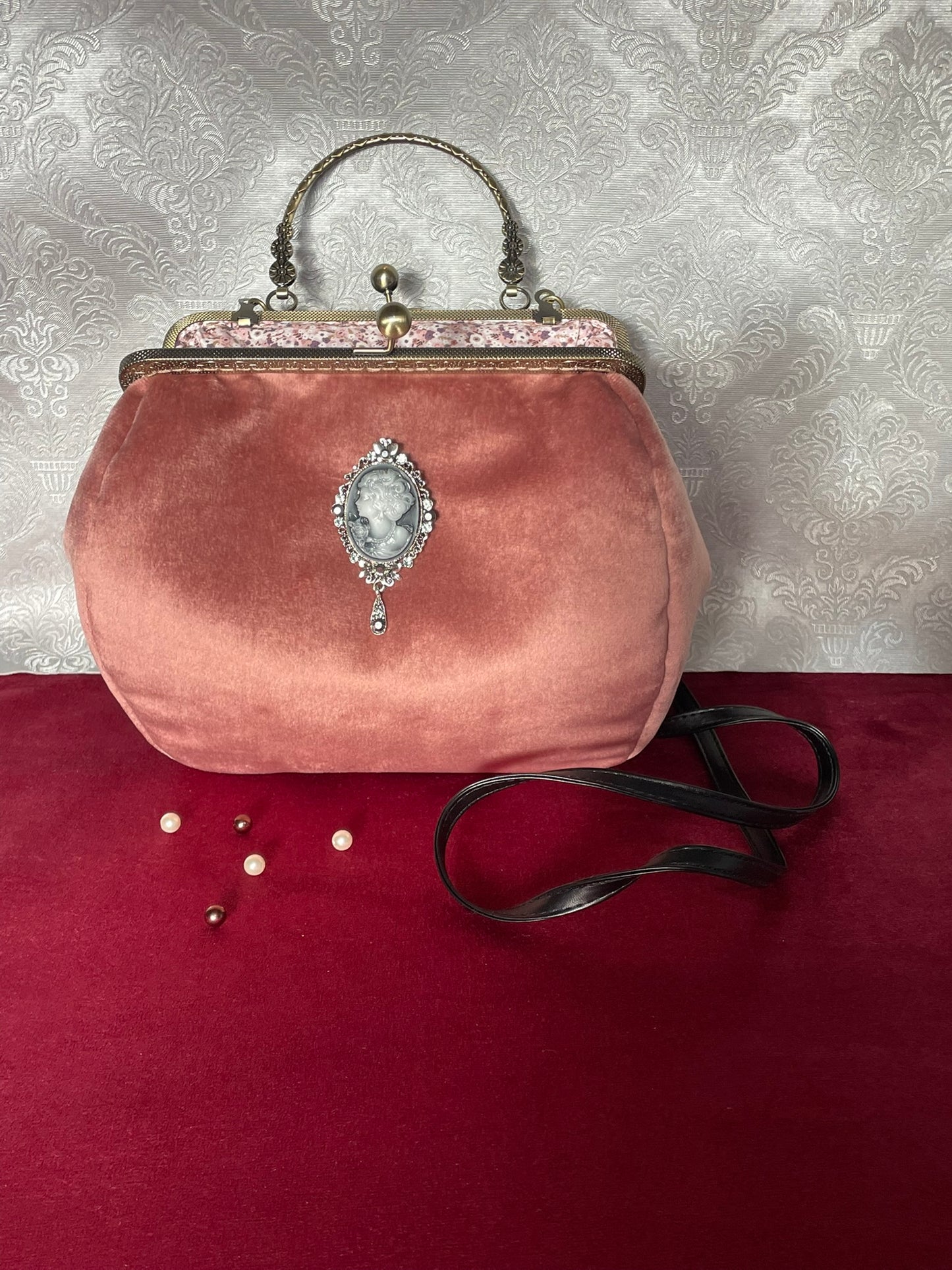 Sac « Camée Rose Élégance » – Élégance Vintage et Charme Romantique