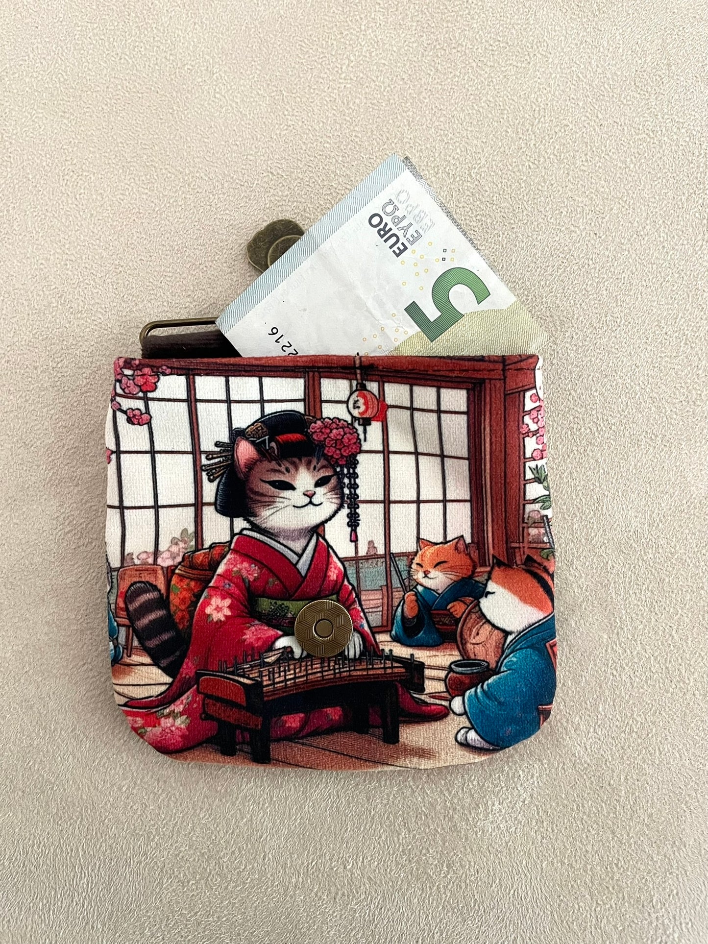 Porte monnaie aimanté en velours – Chats en kimono et ambiance japonaise