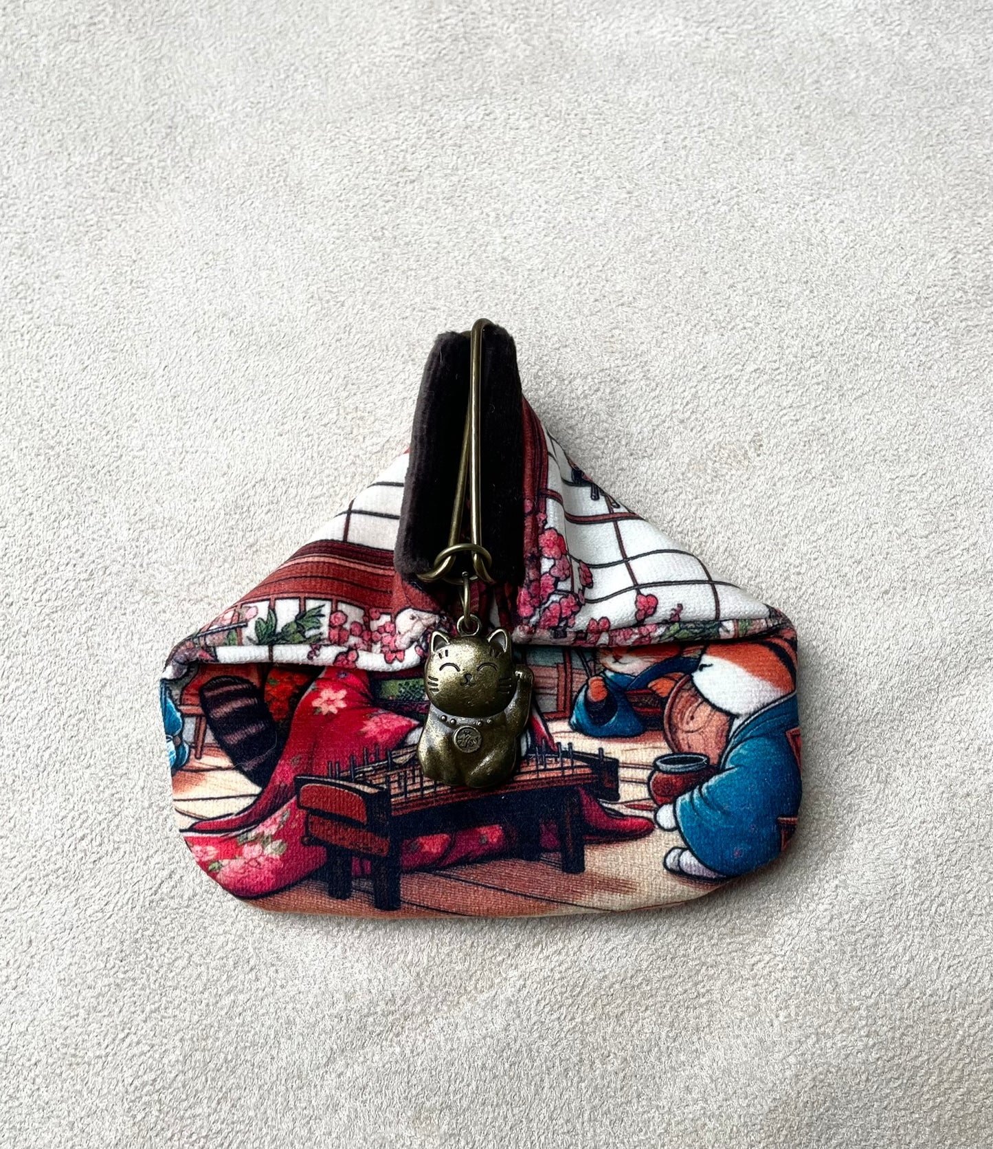 Porte monnaie aimanté en velours – Chats en kimono et ambiance japonaise