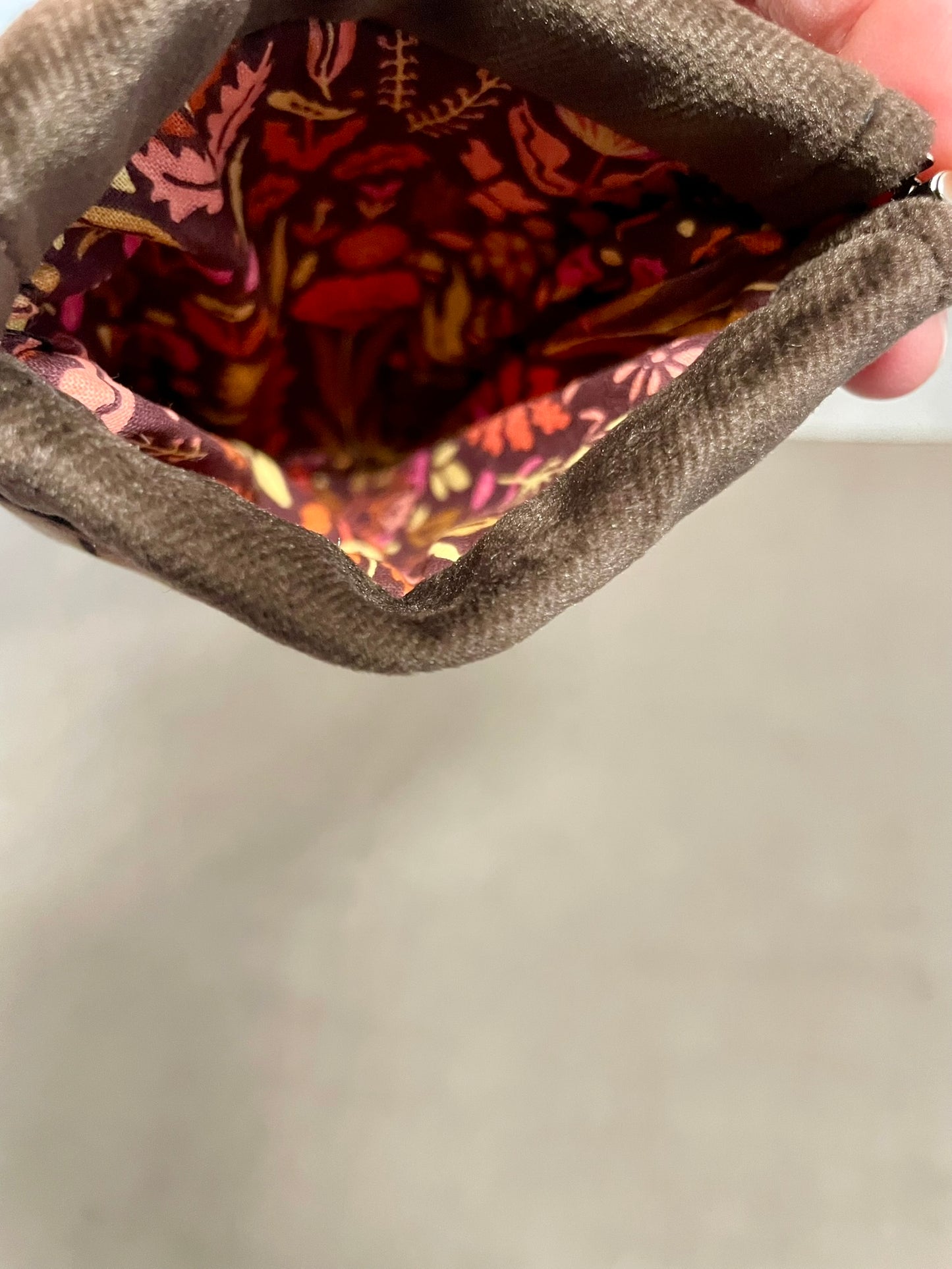 Porte-monnaie clac "Corbeau Steampunk" – Illustration victorienne & velours – Accessoire compact et mystérieux