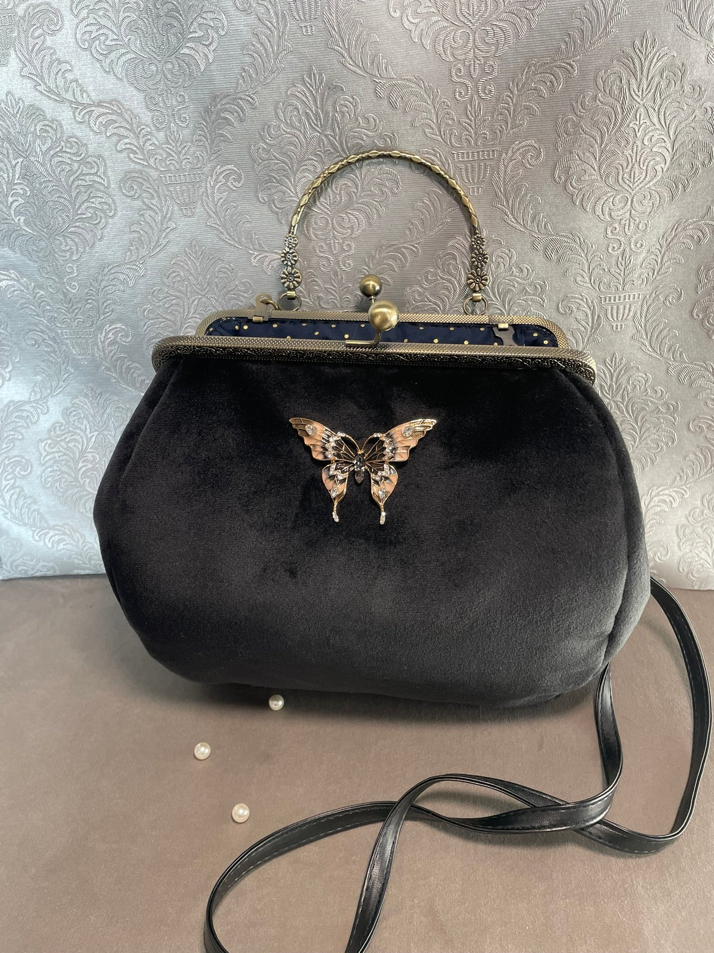 🦋 Sac “Papillon Noir Majesté” – Élégance vintage & mystère
