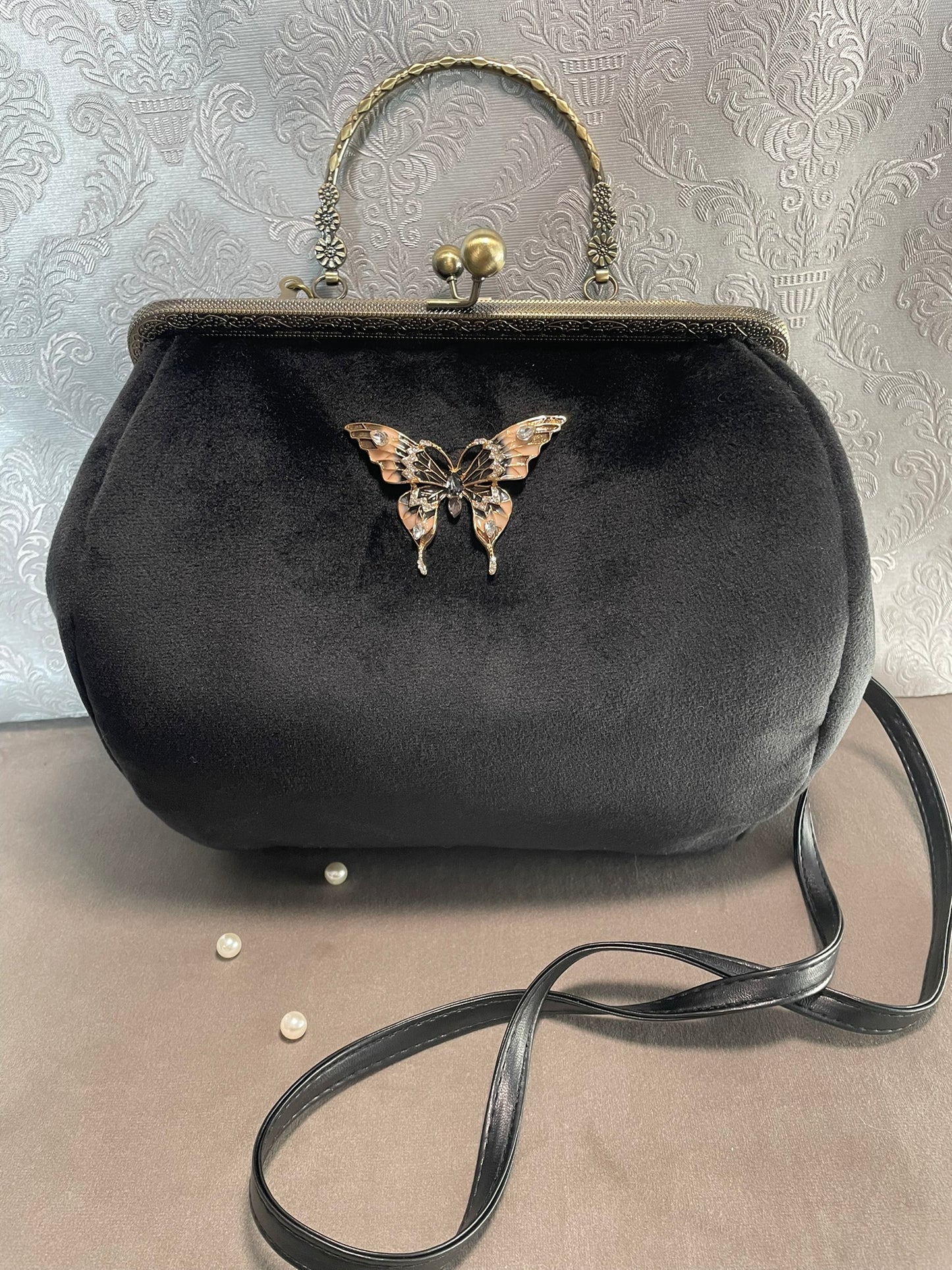 🦋 Sac “Papillon Noir Majesté” – Élégance vintage & mystère