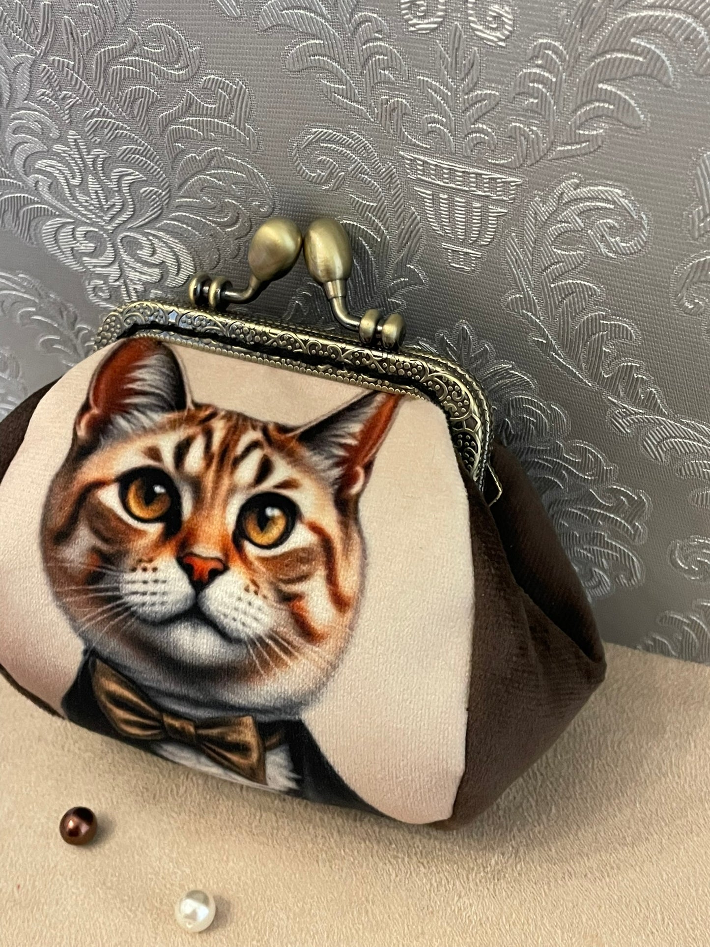 🎩🐱Porte-monnaie en velours avec Chat Gentleman – Accessoire rétro chic & irrésistible