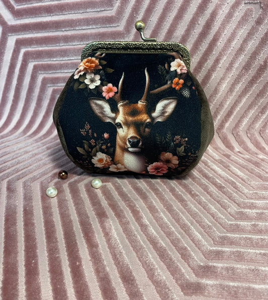 Porte-monnaie “Cerf Enchanté” – Élégance sauvage & charme rétro