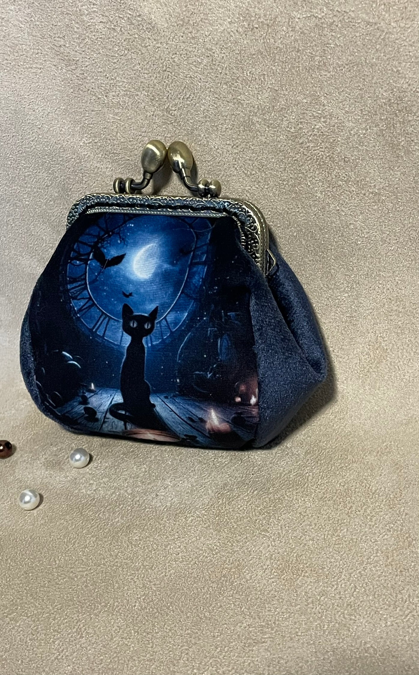 Porte-monnaie “Clair de Lune Félin” – Accessoire vintage fait main - Chat noir & nuit étoilée