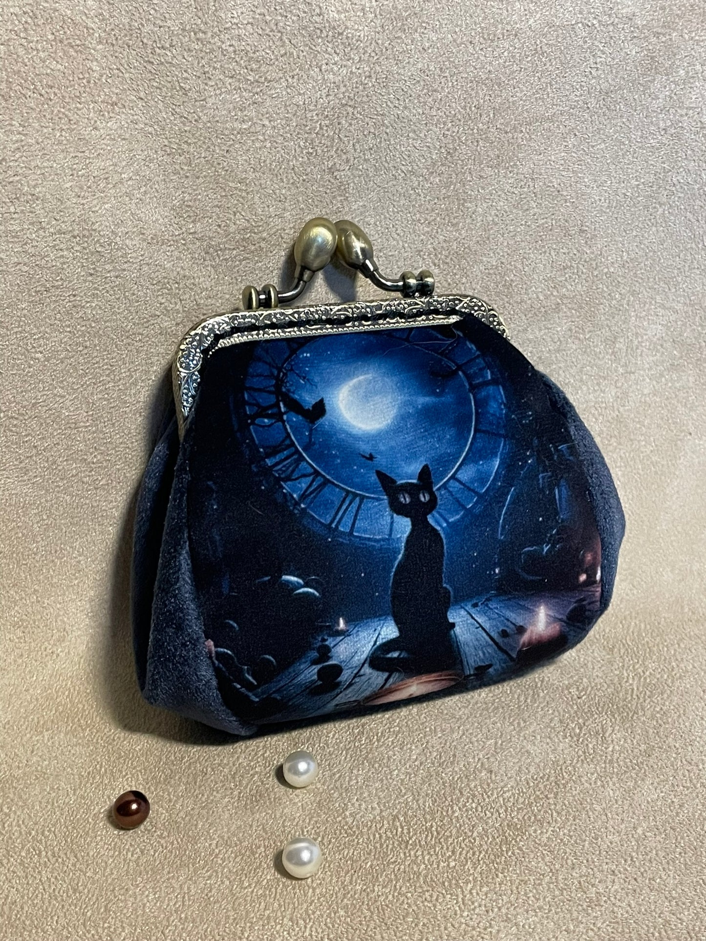 Porte-monnaie “Clair de Lune Félin” – Accessoire vintage fait main - Chat noir & nuit étoilée