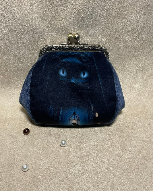 Porte-monnaie “Regard de Minuit” – Accessoire vintage fait main - Chat noir & univers mystérieux