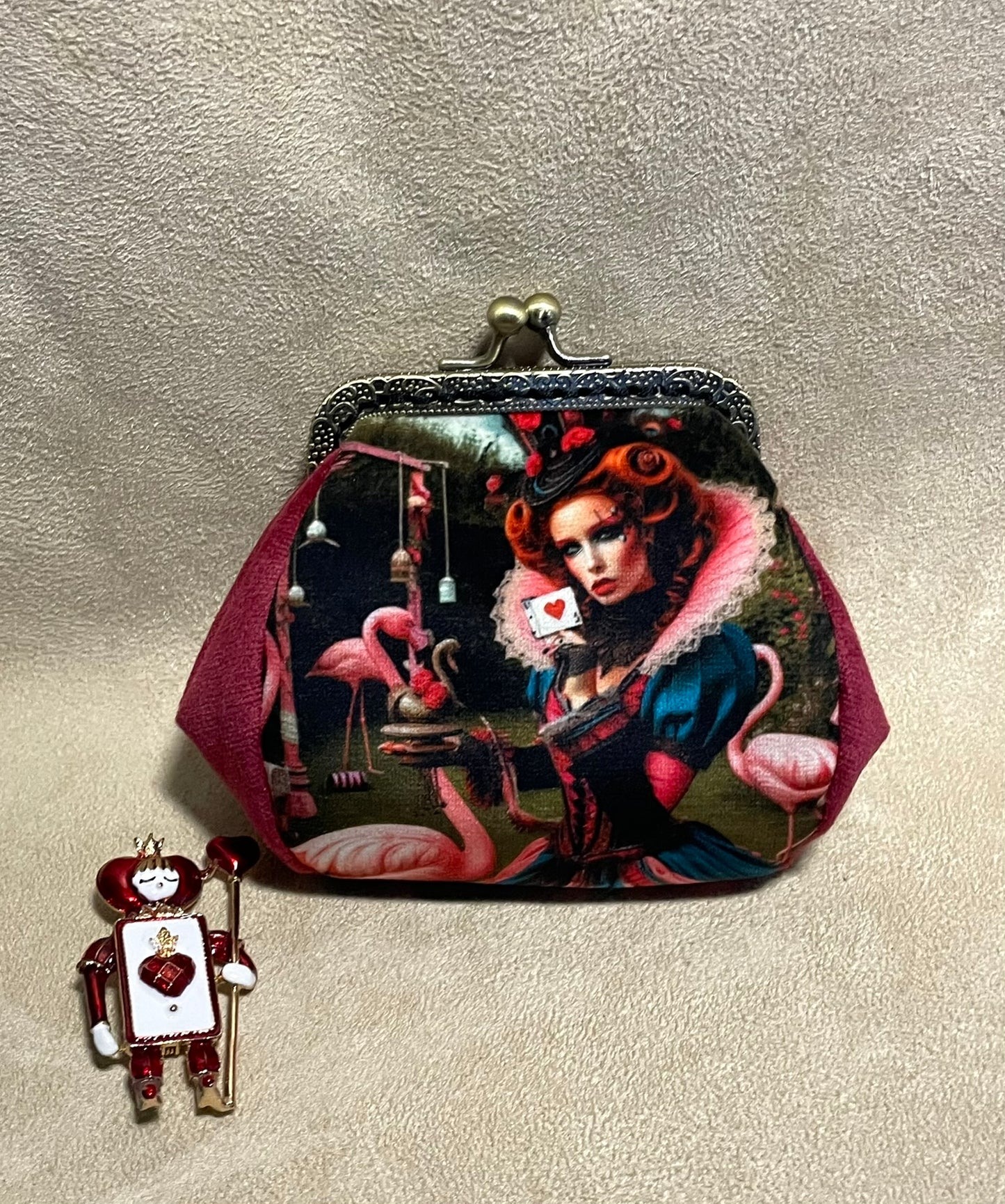 Porte-monnaie “Reine de Cœur Enchantée” – Accessoire vintage fait main - Univers Alice & fantasy gothique