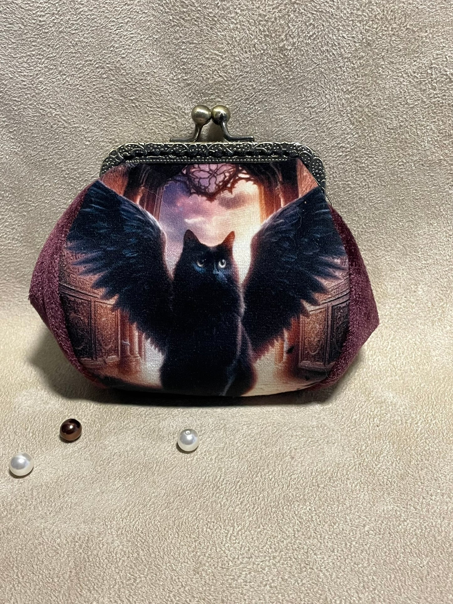 Porte-monnaie “Chat Ailé Nocturne” – Accessoire vintage fait main - Univers mystique & gothique