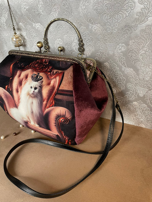 Sac « Chat Royal en Velours» – Élégance féline & charme vintage