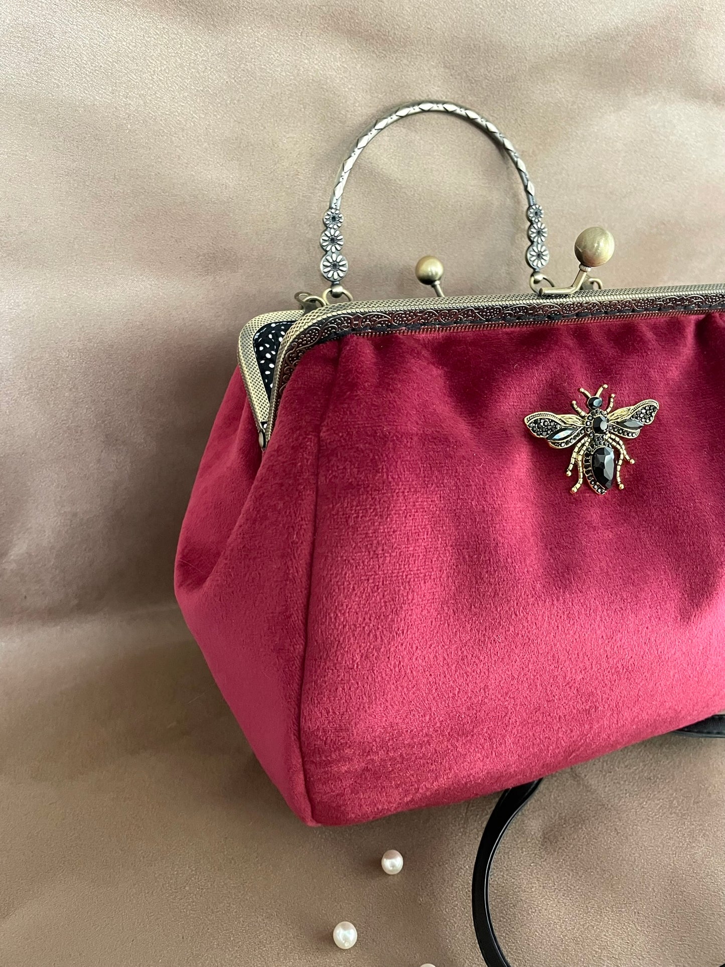 Sac à main Bijou « Velours Rubis Enchanté » – Style Vintage & Chic Baroque
