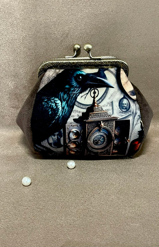 Porte-monnaie « Le Gardien du Temps » – Corbeau & Mystères Anciens